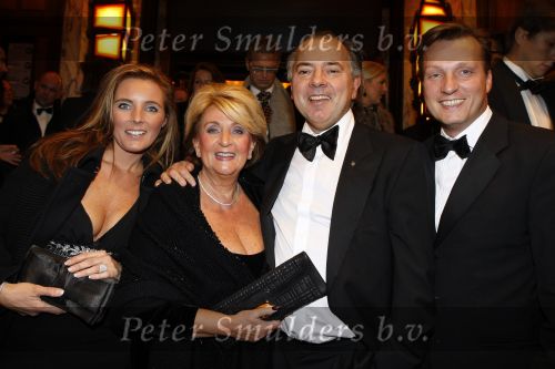 Amsterdam 16 november 2009
Premiere komt een vrouw bij de dochter in Tuschinski. Benno en Kitty Leeser en David en Gitta Bijlsma
Peter Smulders bv