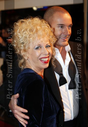 Amsterdam 16 november 2009
Premiere komt een vrouw bij de dochter in Tuschinski. Bonnie St Claire en Gerard Joling
Peter Smulders bv
