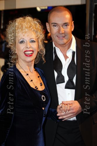Amsterdam 16 november 2009
Premiere komt een vrouw bij de dochter in Tuschinski. Bonnie St Claire en Gerard Joling
Peter Smulders bv