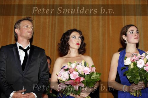 Amsterdam 16 november 2009
Premiere komt een vrouw bij de dochter in Tuschinski. Barry Atsma met Anna Drijver en Carice v Houten
Peter Smulders bv