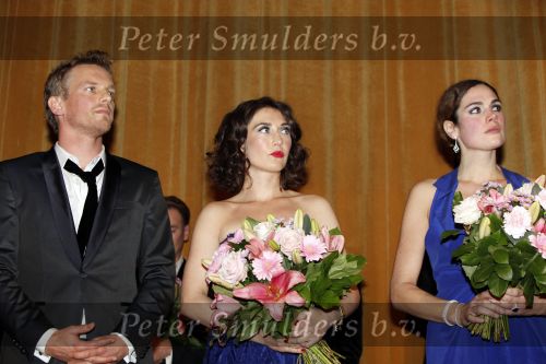 Amsterdam 16 november 2009
Premiere komt een vrouw bij de dochter in Tuschinski. Barry Atsma met Anna Drijver en Carice v Houten
Peter Smulders bv