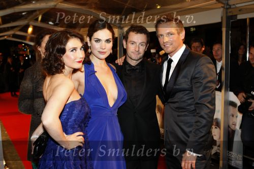 Amsterdam 16 november 2009
Premiere komt een vrouw bij de dochter in Tuschinski. Reinout Oerlemans met Carice v Houten Anna Drijver Kluun en Barry Atsma
Peter Smulders bv