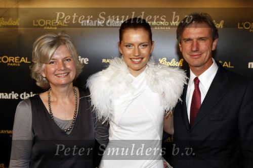 Amsterdam 19 november 2009
Prix de la mode in het rijksmuseum. Cato van Ee met vader en moeder
Peter Smulders bv