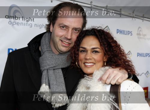 Den Haag 12 december 2009
Premiere in Pathe den Haag. Chimene v Oosterhout met haar nieuwe vriend
Peter Smulders bv