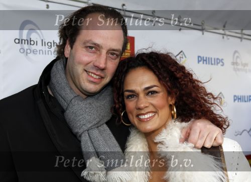 Den Haag 12 december 2009
Premiere in Pathe den Haag. Chimene v Oosterhout met haar nieuwe vriend
Peter Smulders bv