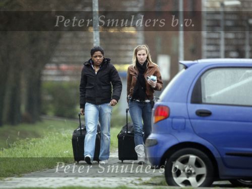Alkmaar 2 december 2009
claudia van den heiligenberg en Duanne Bito arriveren bij trainingscomplex van az waar de dames trainen.
Peter Smulders bv