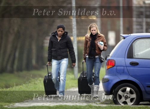 Alkmaar 2 december 2009
claudia van den heiligenberg en Duanne Bito arriveren bij trainingscomplex van az waar de dames trainen.
Peter Smulders bv