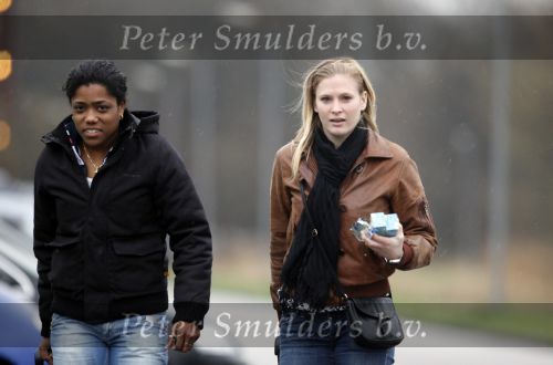 Alkmaar 2 december 2009
claudia van den heiligenberg en Duanne Bito arriveren bij trainingscomplex van az waar de dames trainen.
Peter Smulders bv