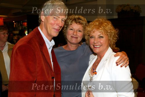 Soestduinen 26 april 2003
Conny Vink krijgt koninklijke onderscheiding
martine Bijl en berend boudewijn