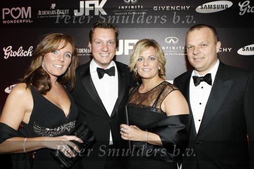 Amsterdam 21 november 2009
Gala van JFK waar de nederlander van het jaar gekozen wordt in de passenger terminal. david en Gitta Bijlsema met vrienden
Peter Smulders bv