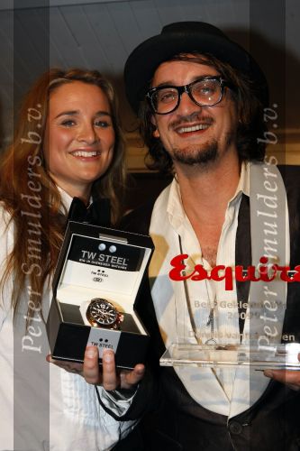 Amsterdam 18 november 2009
Esquire best geklede man van Nederland verkiezing. winnaar dennis v Leeuwen met Lieke v Lexmond Tim Coronel en Benjamin Herman
Peter Smulders bv