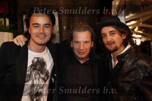 Amsterdam 16 november 2009
Premiere komt een vrouw bij de dochter in Tuschinski. Dinand Woesthoff Dennis v Leeuwen en Edwin Jansen
Peter Smulders bv