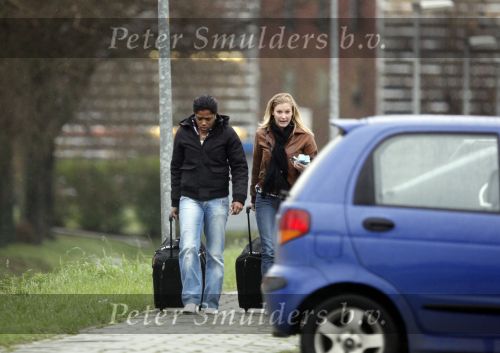 Alkmaar 2 december 2009
claudia van den heiligenberg en Duanne Bito arriveren bij trainingscomplex van az waar de dames trainen.
Peter Smulders bv