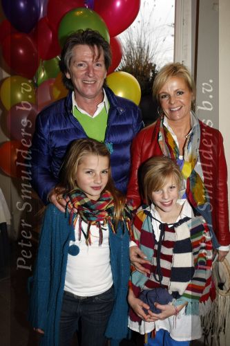 Overveen 18 november 2009
Presentatie cd van K3 met Kristel Josje (nieuw ) en Karen ( zwanger). Erik de Zwart met vrouw en dochters
Peter Smulders bv