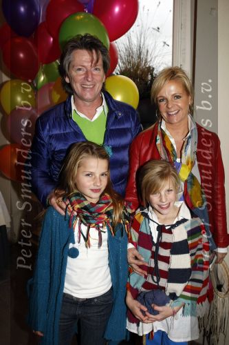 Overveen 18 november 2009
Presentatie cd van K3 met Kristel Josje (nieuw ) en Karen ( zwanger). Erik de Zwart met vrouw en dochters
Peter Smulders bv