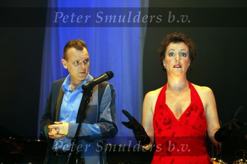 Sliedrecht 29 november 2009
Femke Wolthuis en Eric Bergsma  als cabaretduo Typisch!!
Peter Smulders bv