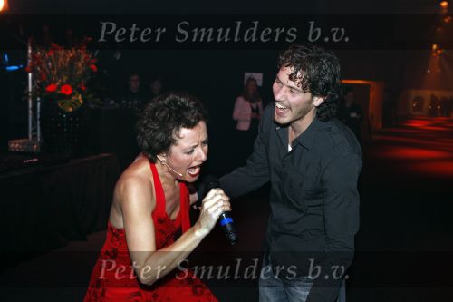 Sliedrecht 29 november 2009
Femke Wolthuis en Eric Bergsma  als cabaretduo Typisch!!
Peter Smulders bv