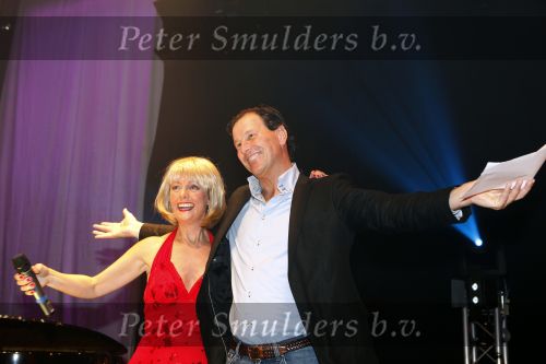 Sliedrecht 29 november 2009
Femke Wolthuis en Eric Bergsma  als cabaretduo Typisch!!
Peter Smulders bv