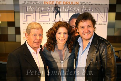 Arnhem, Papendal 8 December 2009
Presentatie 3e uitgave van het magazine HELDEN van Frits Barend en zijn dochter Barbara Barend
Barbara Barend met haar vader Frits Barend en Rene Froger
Foto Peter Smulders