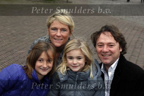 Kaatsheuvel 29 november 2009
Presentatie CD Sound of music in het efteling theater. Frits Sissing met zijn vrouw en dochters Lot en Sophie
Peter Smulders bv