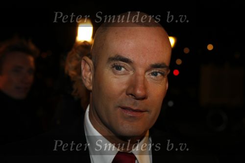 Amsterdam 11 november 2009
Gerard Joling met kaal hooft bij ballet premiere in Carre. Hij heeft zich kaal laten scheren en nieuwe haren laten inplanteren.
Peter Smulders bv