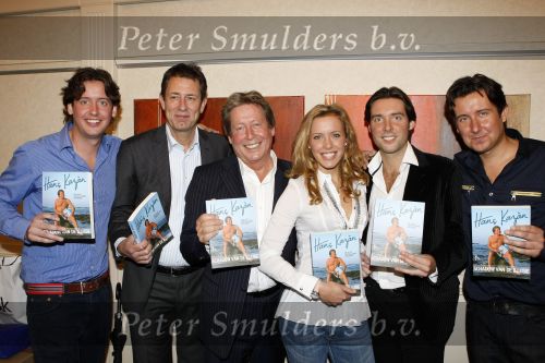 Amsterdam Schiphol 23 november 2009
Presentatie boek Hans Kazan in het Hilton hotel. steven Renzo Oscar en Lara Kazan
Peter Smulders bv