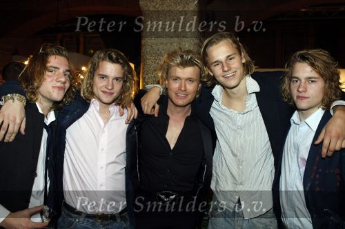 Amsterdam 9 november 2009
LAF Life after Football beurs  in de beurs van Berlage. hans Klok met familie
Peter Smulders bv