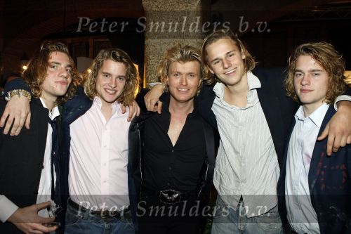 Amsterdam 9 november 2009
LAF Life after Football beurs  in de beurs van Berlage. hans Klok met familie
Peter Smulders bv