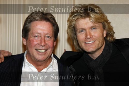 Amsterdam Schiphol 23 november 2009
Presentatie boek Hans Kazan in het Hilton hotel. Hans Klok en Hans Kazan
Peter Smulders bv