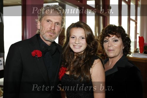 Hoorn 15 november 2009
Premiere Chicago in de schouwburg van Hoorn. Henriette Tol met man en dochter
Peter Smulders bv