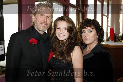 Hoorn 15 november 2009
Premiere Chicago in de schouwburg van Hoorn. Henriette Tol met man en dochter
Peter Smulders bv