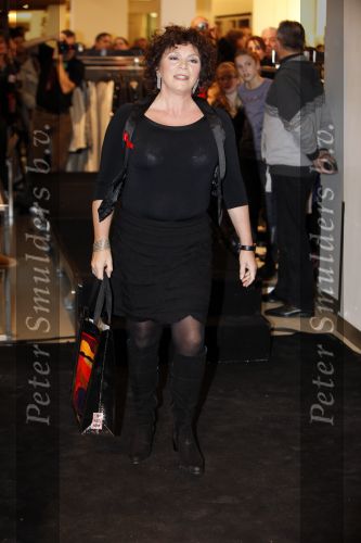 Amsterdam 28 november 2009
Bn ers lopen modeshow en verkopen art bags voor het aids fonds in de bijenhkorf. Henriette Tol
Peter Smulders bv