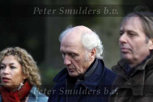 Amsterdam 8 december 2009
Begrafenis Ramses Shaffy op zorgvlied. Ramses vertrok met koets vanaf Carre. Daar waren Liesbeth List met man en dochter en Kitty Courbois. herman v Veen
Peter Smulders bv