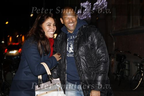 Amsterdam 11 november 2009
Presentatie cd Ellen ten Damme in Paradiso. Hind met vriend
Peter Smulders bv