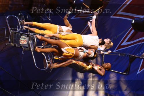 Helmond, 11 November 2009
Kestrscircus Renz met diverse BN-ers in aktie
Humberto Tan
Foto Peter Smulders