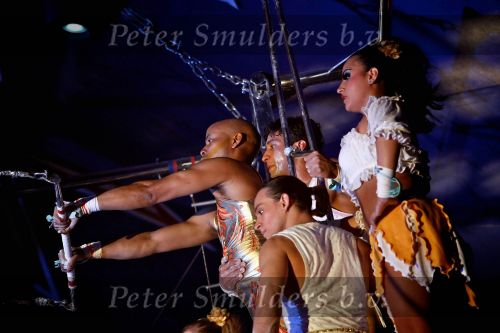 Helmond, 11 November 2009
Kerstcircus Herman Renz met BN-ers
Humberto Tan tijdens zijn uitvoering aan de trapeze
Foto Peter Smulders BV