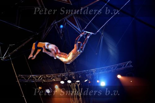 Helmond, 11 November 2009
Kerstcircus Herman Renz met BN-ers
Humberto Tan tijdens zijn uitvoering aan de trapeze
Foto Peter Smulders BV