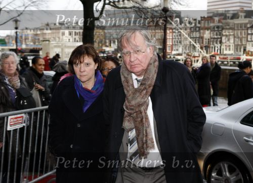 Amsterdam 6 december 2009
Premiere prins Claus in Carre. Koningin Beatrix Prins Constantijn en Prinses Laurentien zijn daarbij aanwezig. Huub Oosterhuis met vrouw
Peter Smulders bv