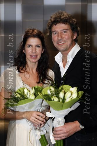 Gouda 7 december 2009
Premiere de gelukkige huisvrouw in het theater van Gouda.
De acteurs zijn Isa Hoes Marc Klein Essink Ruben Lursen Anne Lamsvelt en Marie Louise Stheins.
Peter Smulders bv