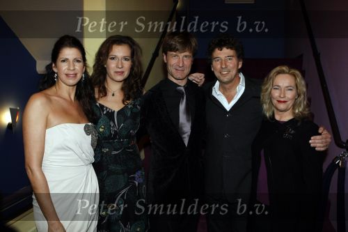 Gouda 7 december 2009
Premiere de gelukkige huisvrouw in het theater van Gouda.
De acteurs zijn Isa Hoes Marc Klein Essink Ruben Lursen Anne Lamsvelt en Marie Louise Stheins.
Peter Smulders bv