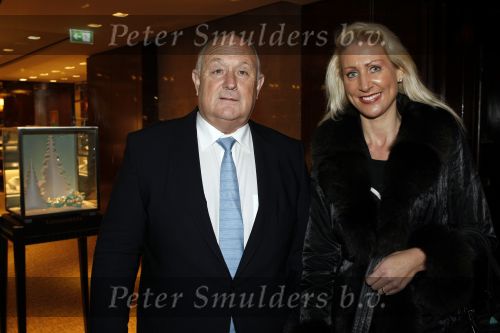 Amsterdam 1 december 2009
Opening Tiffany\'s winkel in de pc hooftstraat. Jeremy Beij met een vriendin
Peter Smulders bv