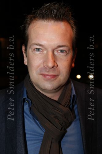 Gouda 7 december 2009
Premiere de gelukkige huisvrouw in schouwburg van Gouda. Jeroen Kijk in de vegte en Ruud de Wild
Peter Smulders bv