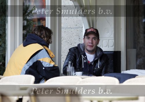 Amsterdam 5 december 2009
Jeroen v Koningsbrugge op terras.
Peter Smulders bv