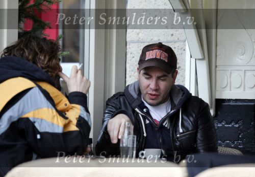 Amsterdam 5 december 2009
Jeroen v Koningsbrugge op terras.
Peter Smulders bv