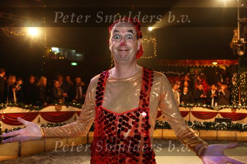 Helmond, 11 November 2009
Kestrscircus Herman Renz met diverse BN-ers in aktie
Jochem v Gelder als clown 
Foto Peter Smulders