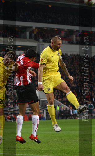 Eindhoven, 3 December 2009
UEFA Europa League PSV-Sparta Praag, eindstand 1-0
Seizoen 2009/2010
Jonathan Reis in duel met aanvoerder Tomas Repke
Foto Junior Smulders