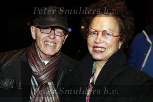 Gouda 7 december 2009
Premiere de gelukkige huisvrouw in schouwburg van Gouda. Joop Stokkermans met vrouw
Peter Smulders bv