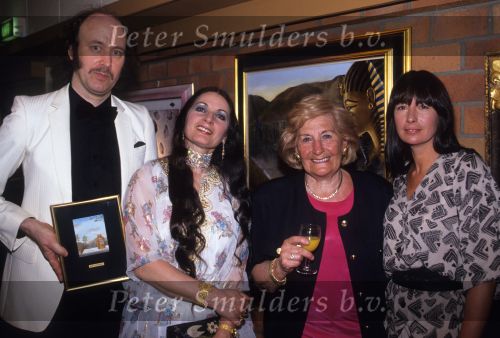 Alkmaar, 15 Mei 1991 Josine v Dalsum bij uitreiking boek Ine Veen en expositie Jean Thomassen Ria Alberti
Foto Peter Smulders
