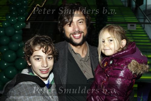Amsterdam 28 november 2009
Premiere Arthur in pathe Arena.Kaja Wolfers met kinderen
Peter Smulders bv