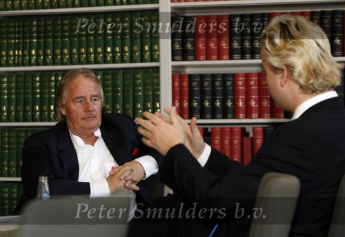 Den Haag 19 november 2009
Karel Hille intervieuwt Geert Wilders op het binnenhof.
Peter Smulders bv